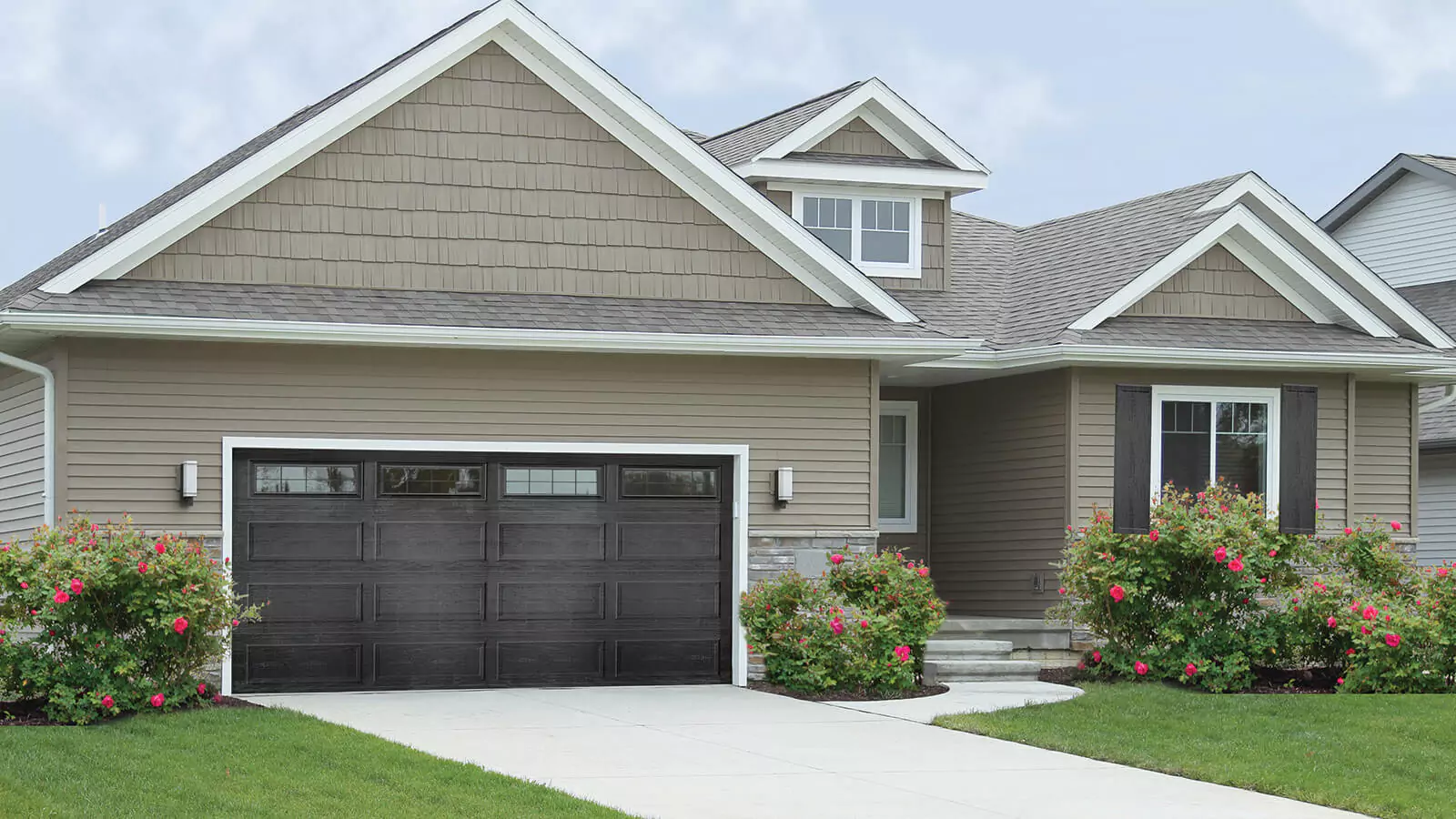 Thermacore® Wind Load Garage Doors